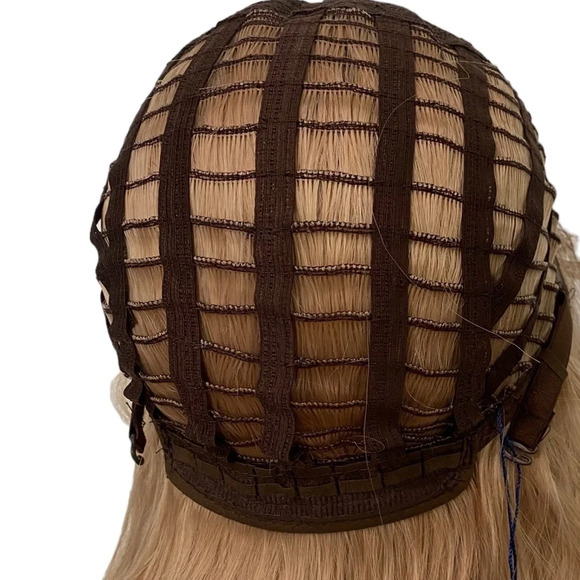 24 “ Ombre Blonde to brown Wavy wig with bangs for daily use - Picture 10 of 16